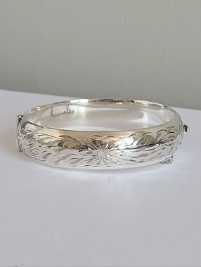 Vintage Sterling Silver Chunky BIRKS Hinged Engraved Floral Bangle Bracelet